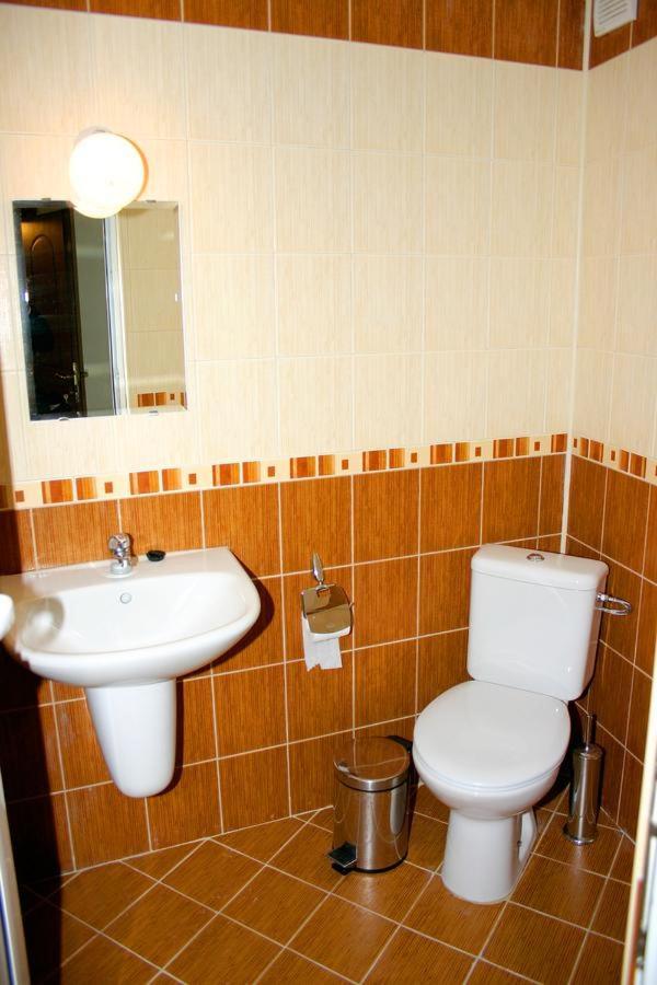 Single Room Bathroom