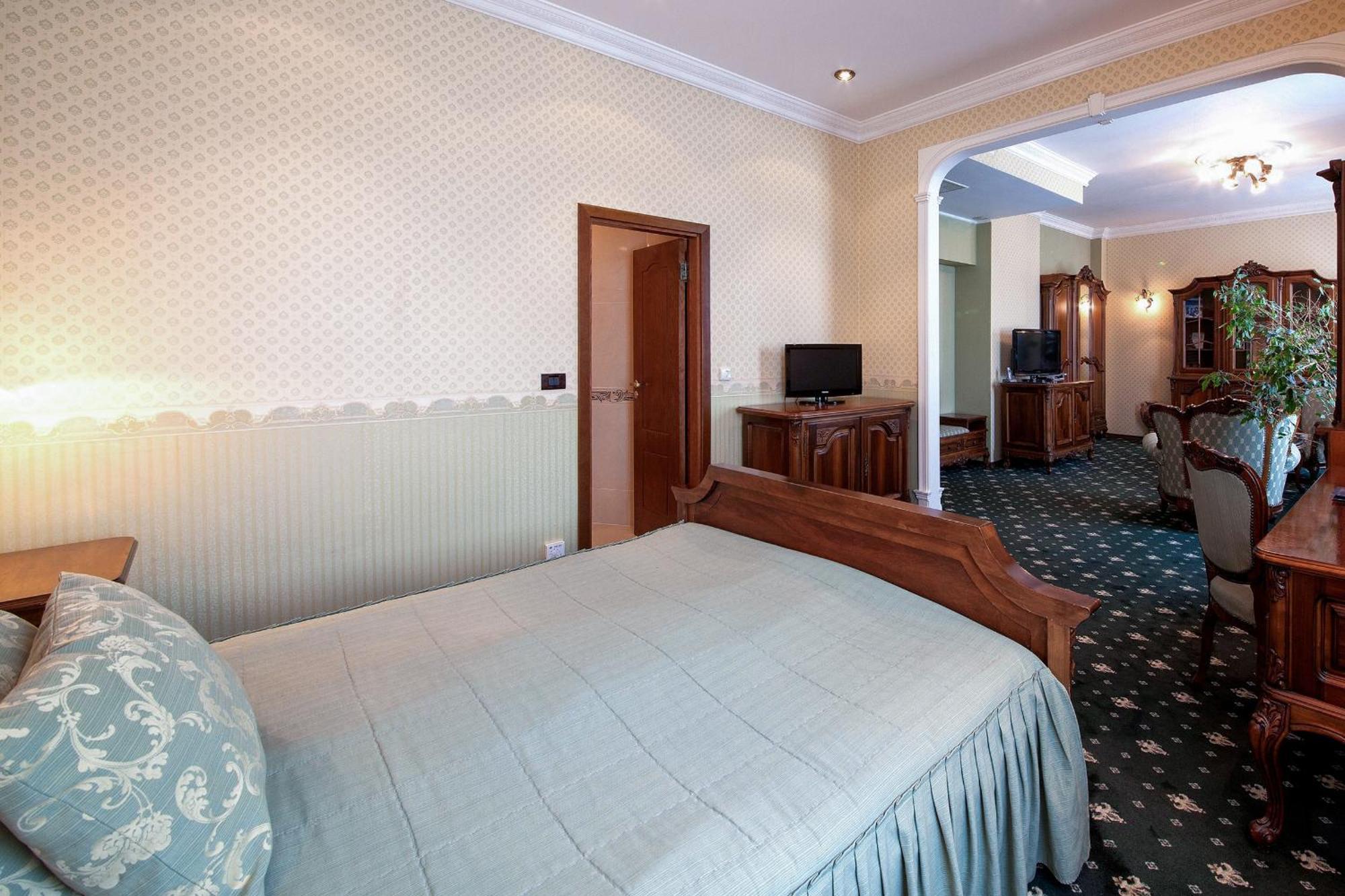 Junior Suite Queen bed