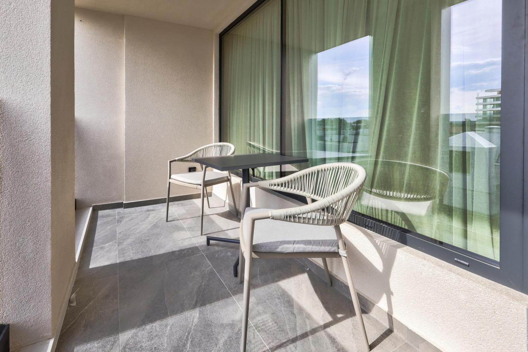 Studio Balcony