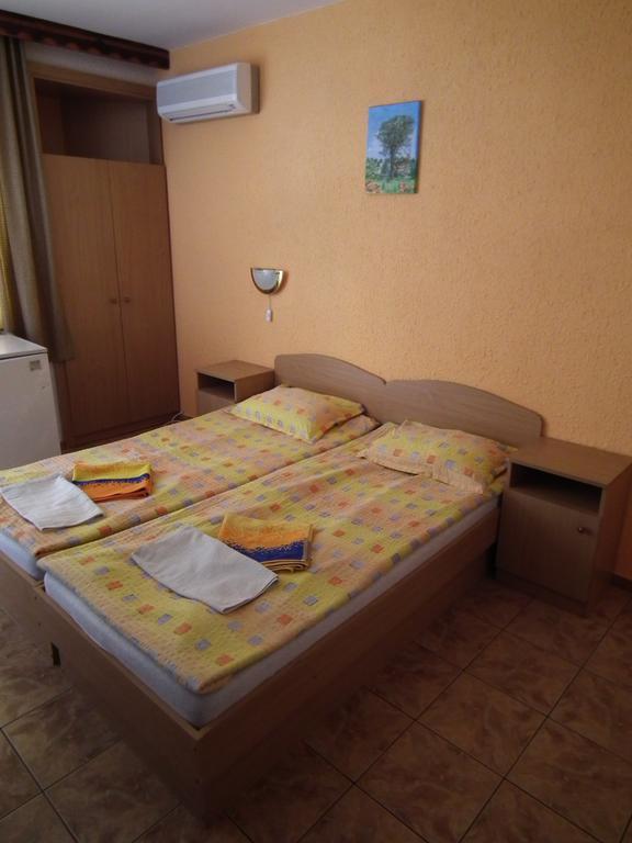 Dreibettzimmer mit Balkon