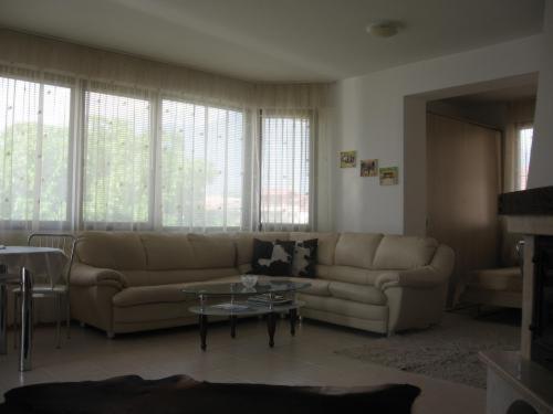 Two-Bedroom Apartment,2015185:JPEG