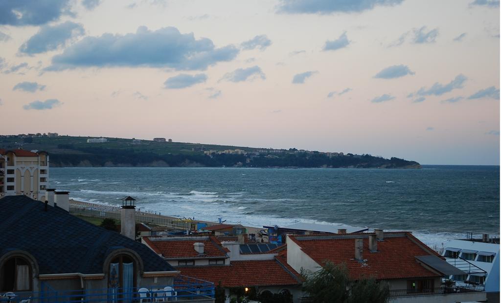 Cameră de familie cu vedere la mare