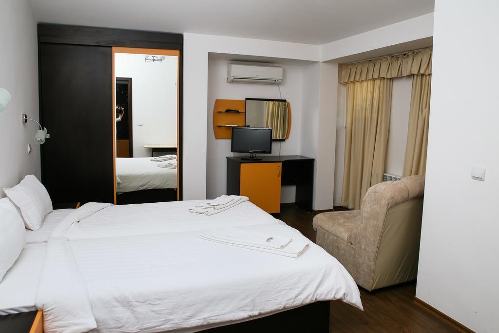 Two-Bedroom Suite,205463956:JPEG