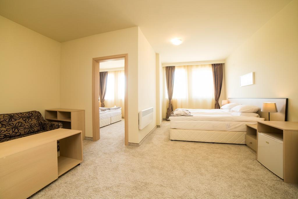 One-Bedroom Apartment,255406653:JPEG