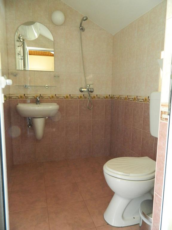 Cameră twin (2 adulți + 1 copil)