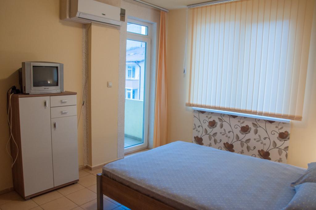 One-Bedroom Apartment Balcony,236336205:JPEG