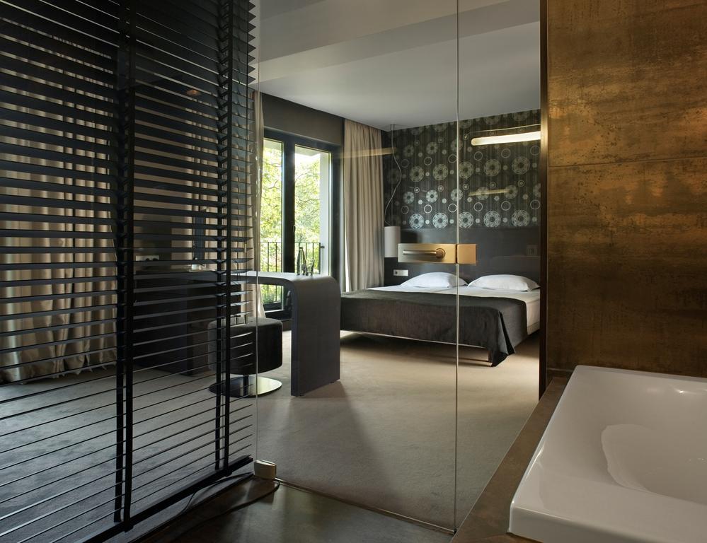 Middle Suite