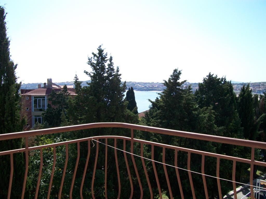 Dreibettzimmer mit Balkon