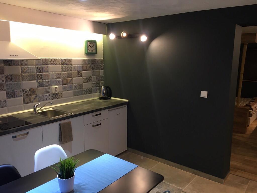 Studio Apartment