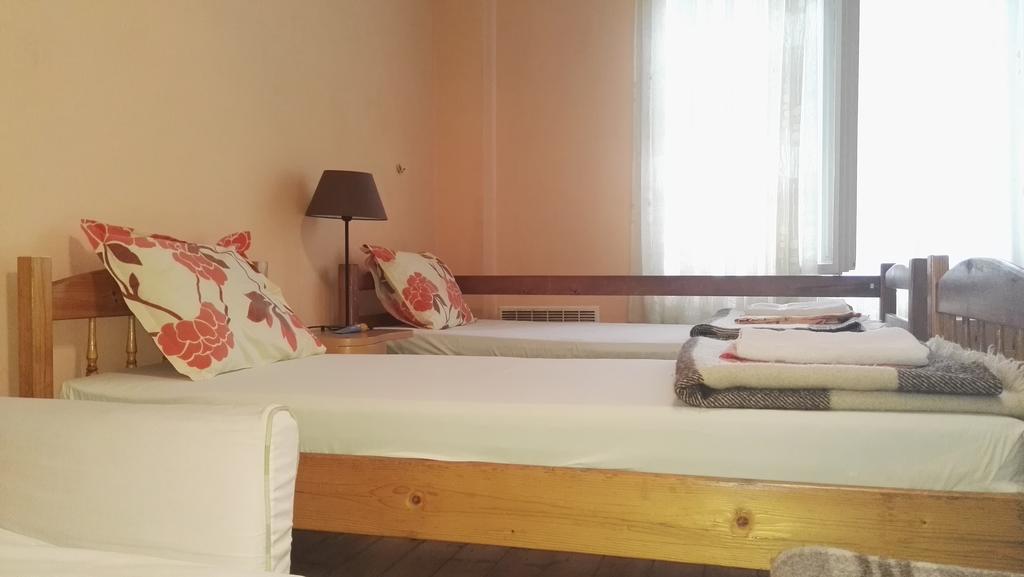 Budget Vierpersoonskamer met Gedeelde Badkamer