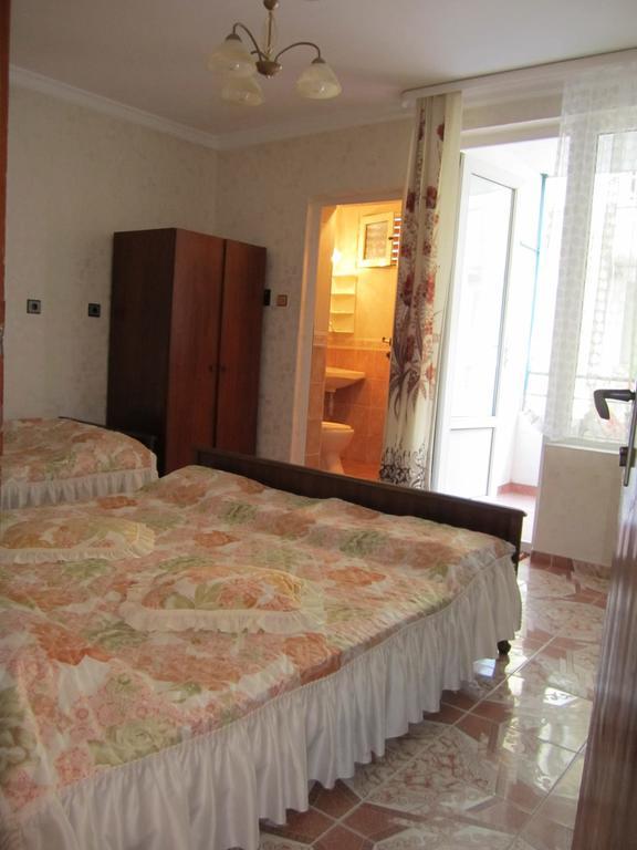 Cameră triplă cu baie privată
