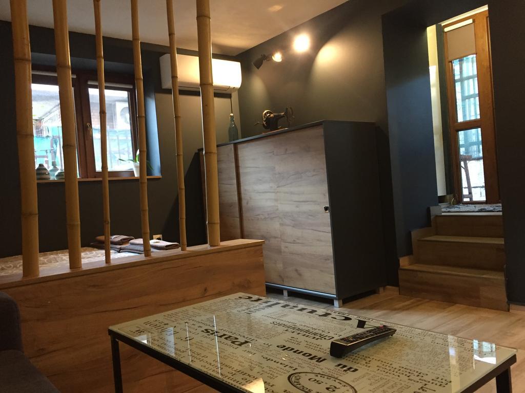 Studio Apartment