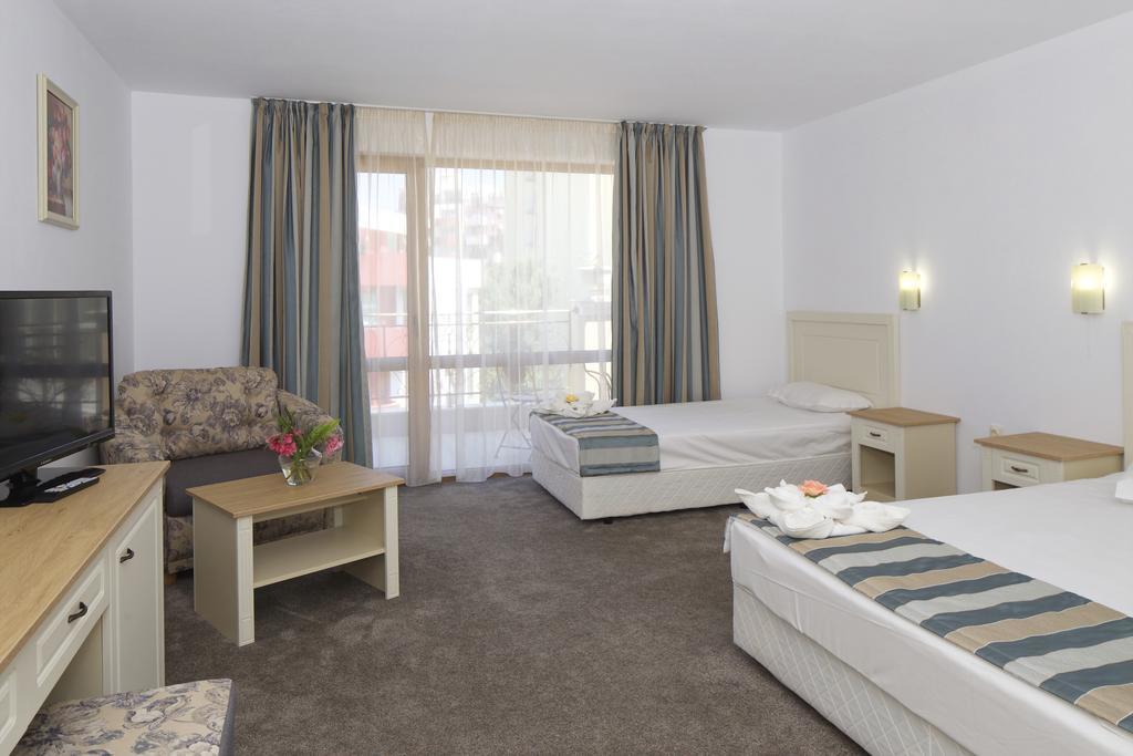 Deluxe Family Room Balcony