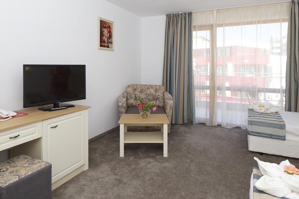 Deluxe Family Room Balcony