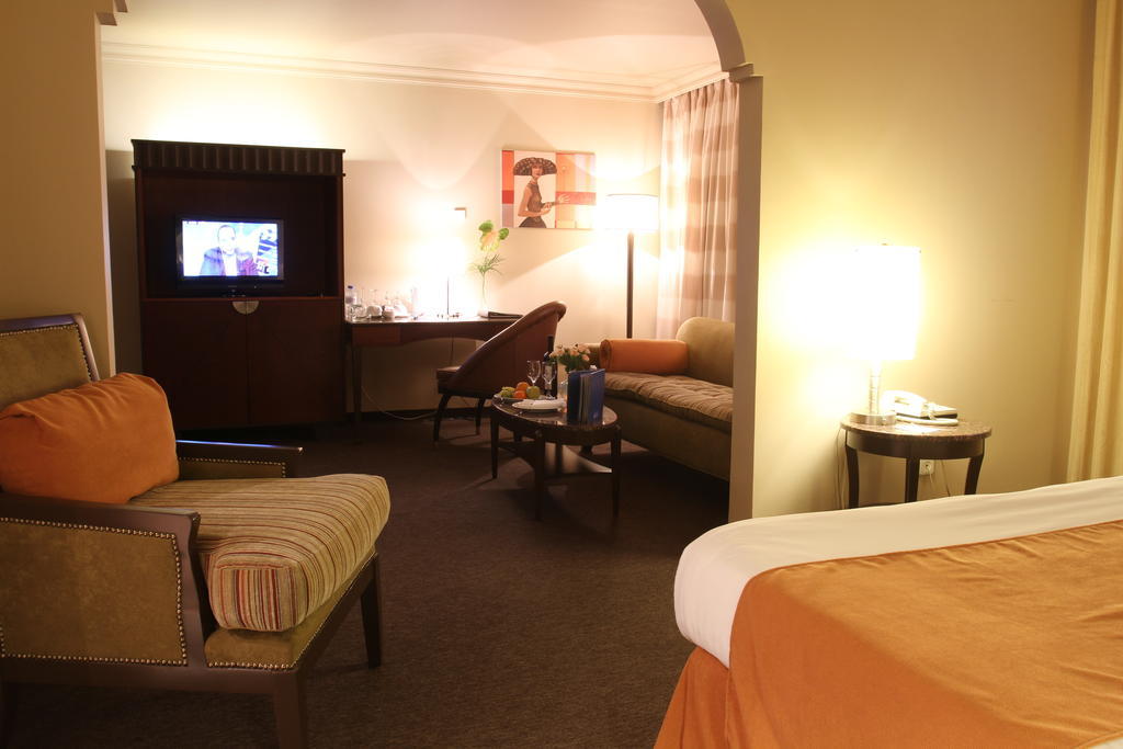 Suite,691688535:JPEG