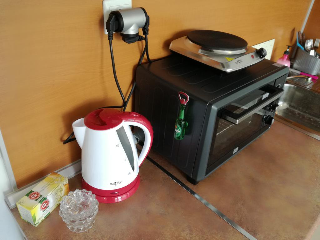 Apartamento con baño y cocina