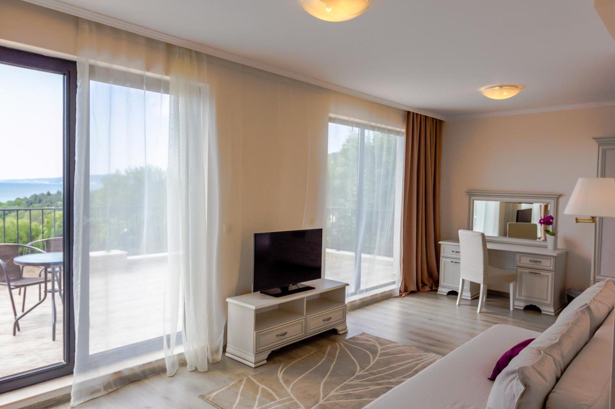 Queen Room with Sea View