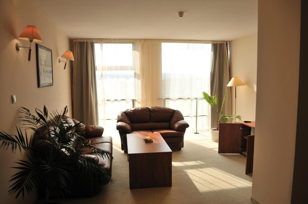 Studio Balcony
