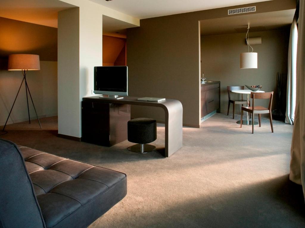 Large Suite