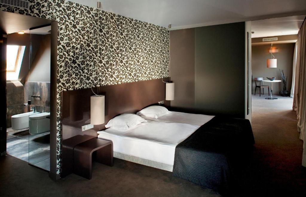 Large Suite