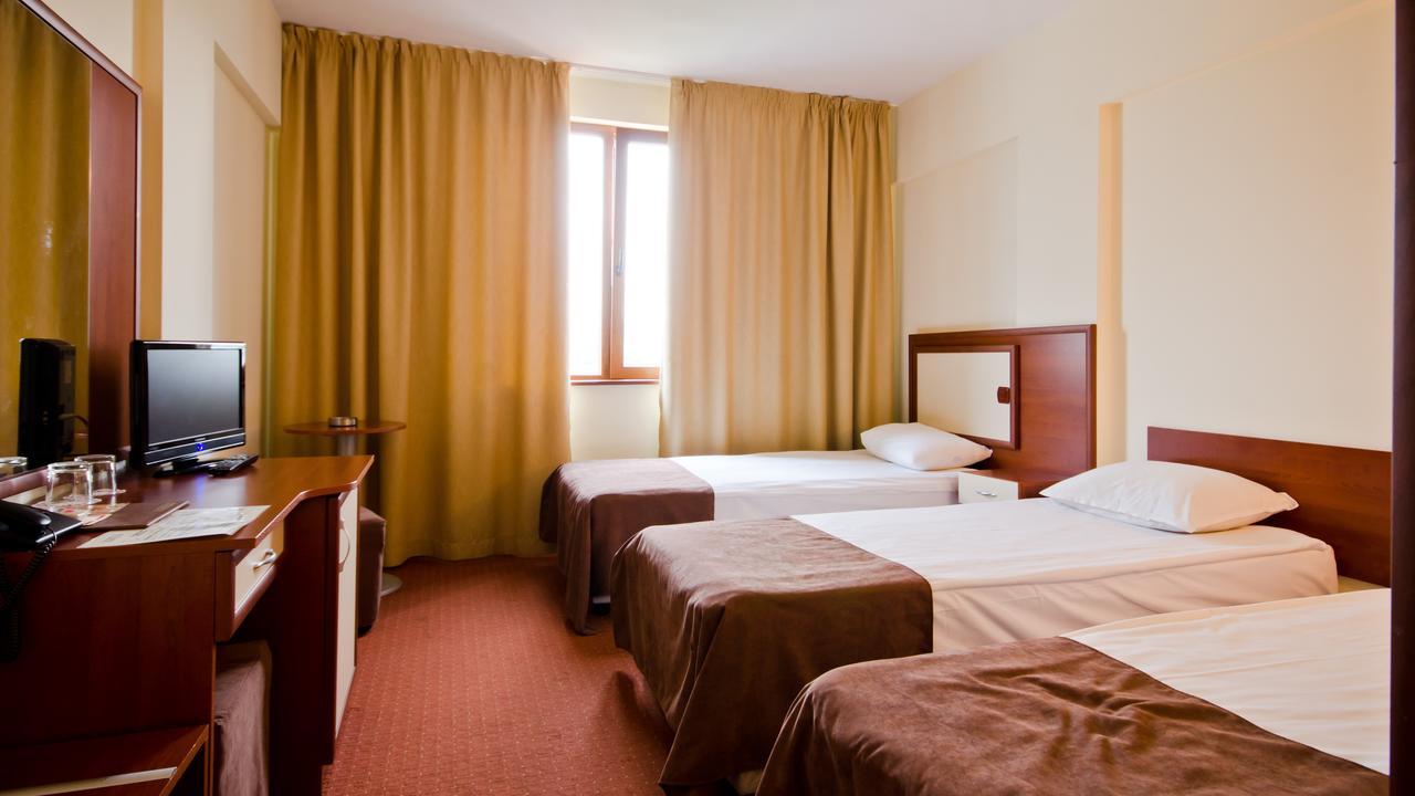 Triple Room,631530609:JPEG