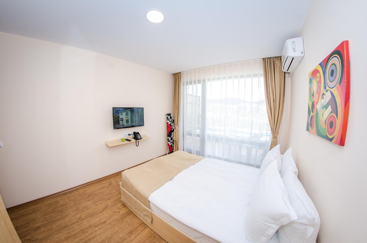 Studio with Park View - Room Only