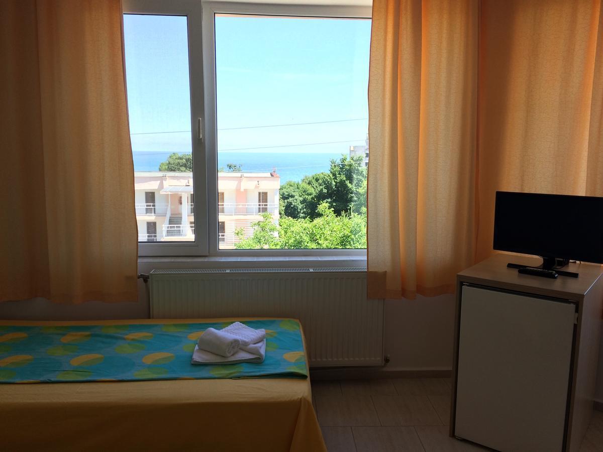 Studio cu vedere la mare (2 adulți)