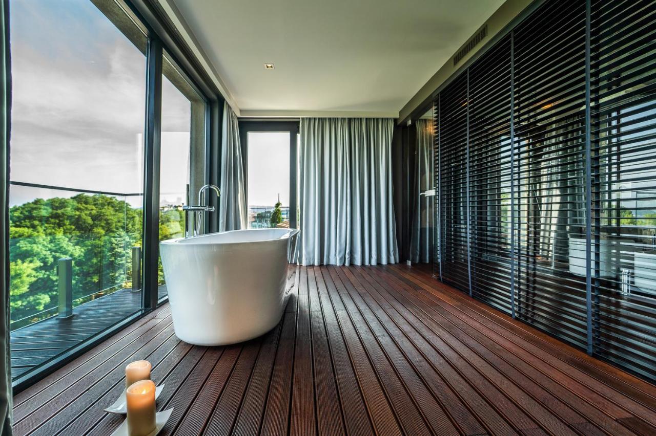 Large Suite
