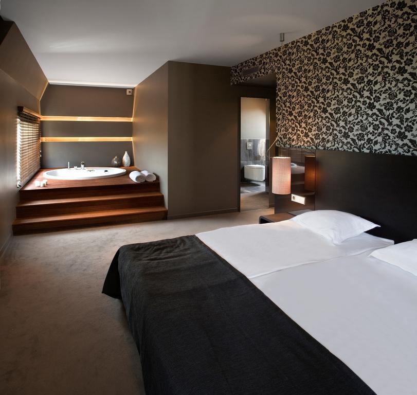 Large Suite