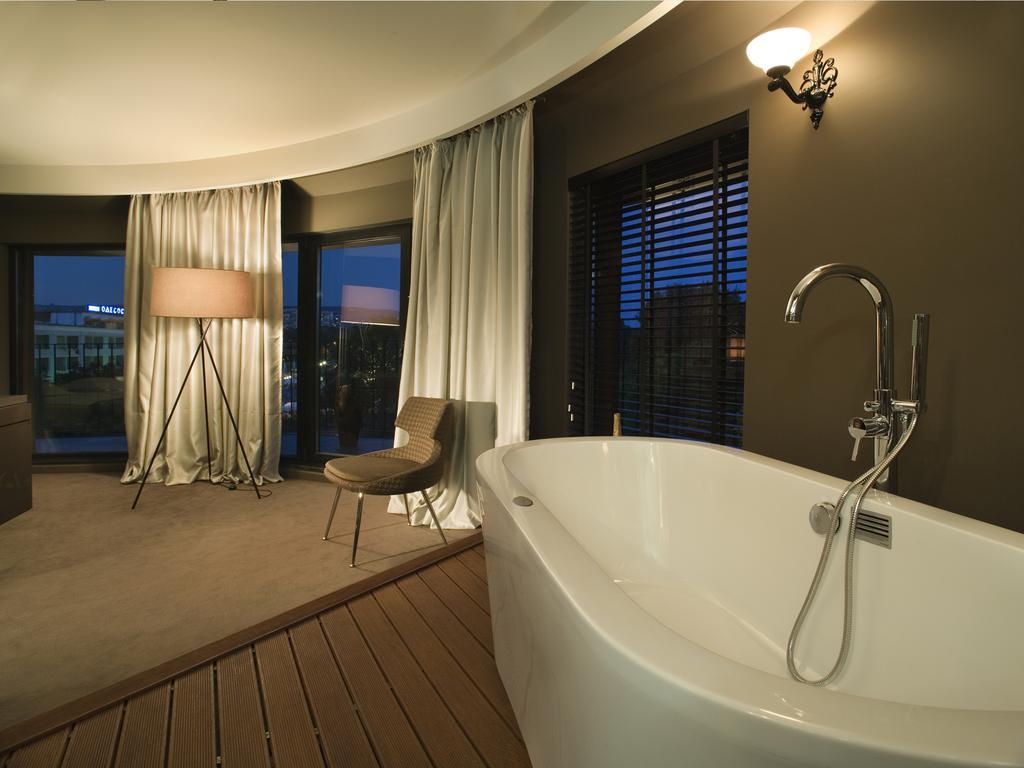 Middle Suite