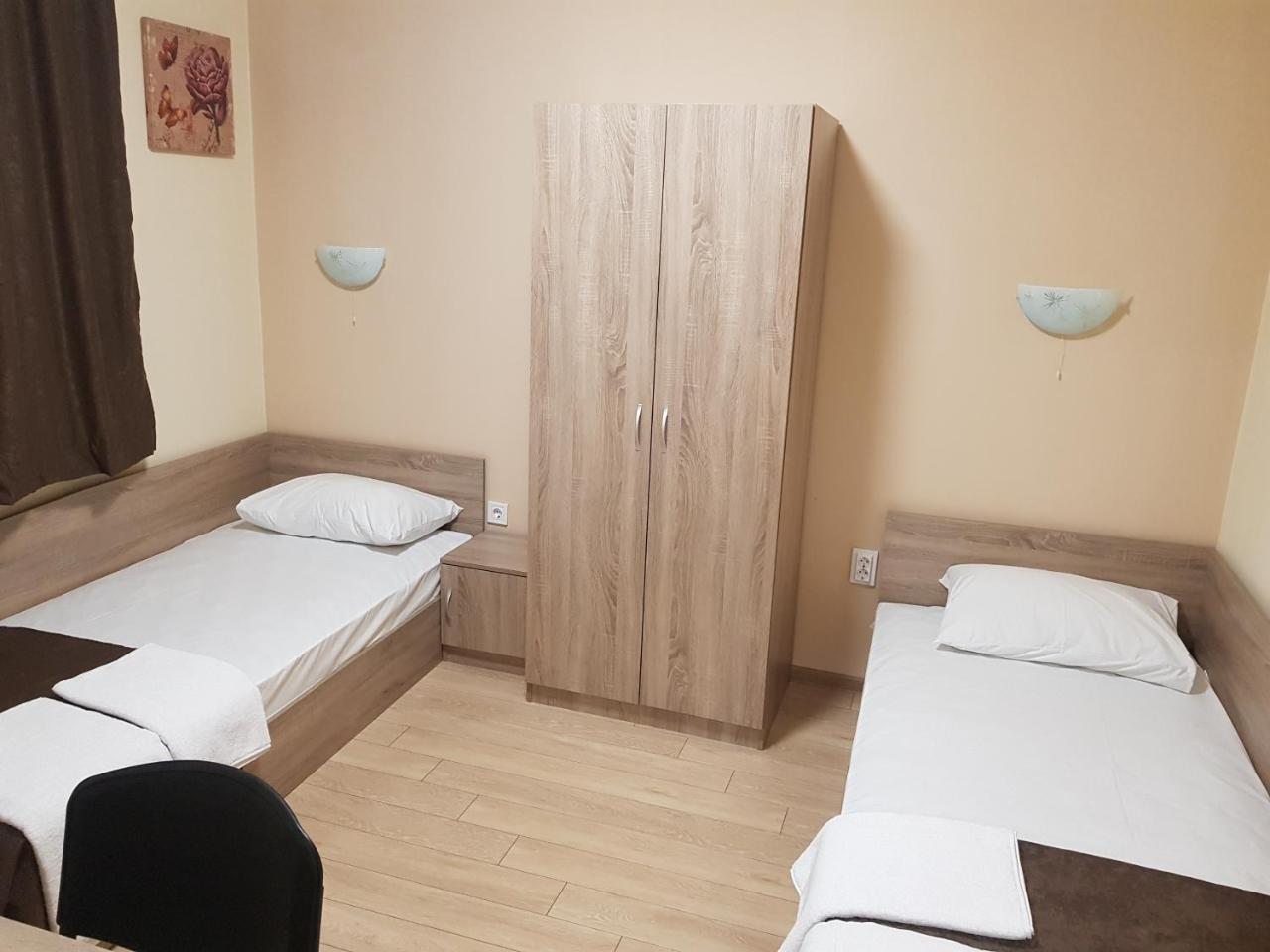 Small Double Room,755195173:JPEG