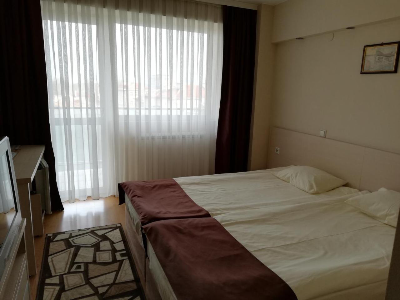 Double or Twin Room,758861866:JPEG