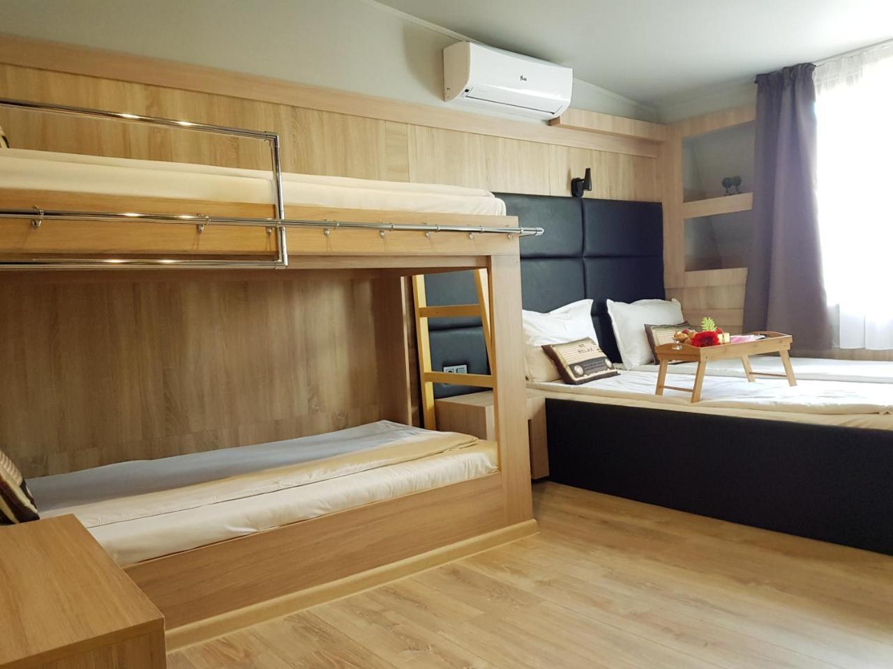 Family Room,765963181:JPEG