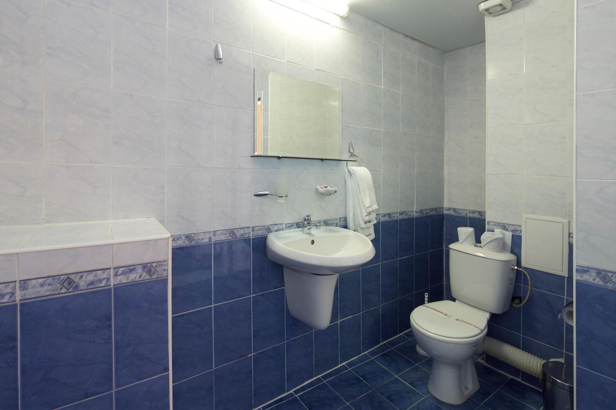 Standard Double or Twin Room,1210177033:JPEG
