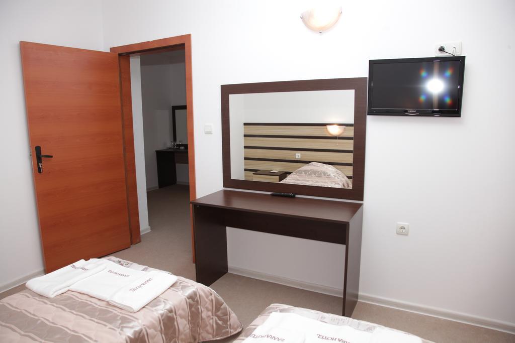 Economy One-Bedroom Suite with Balcony,891546577:JPEG