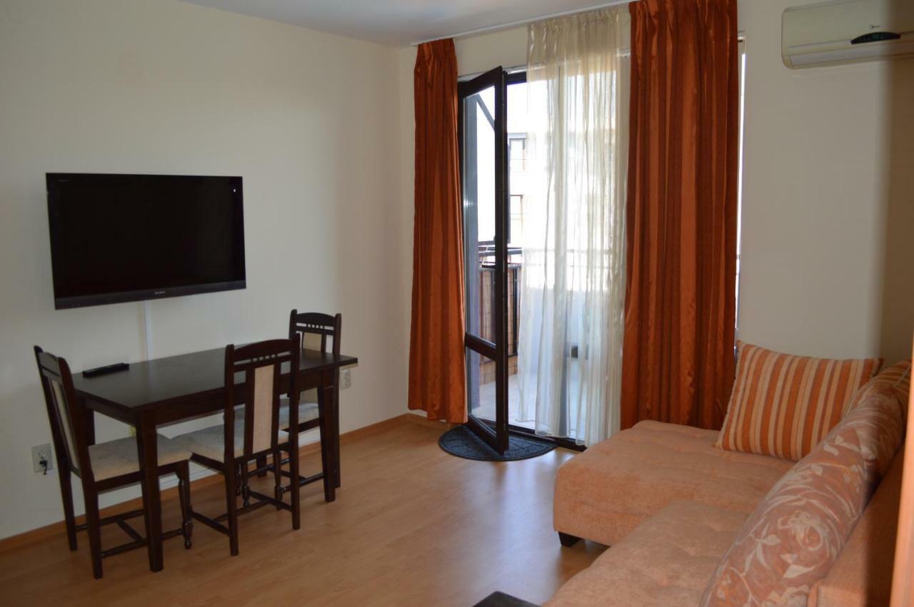 One-Bedroom Apartment with Sea View