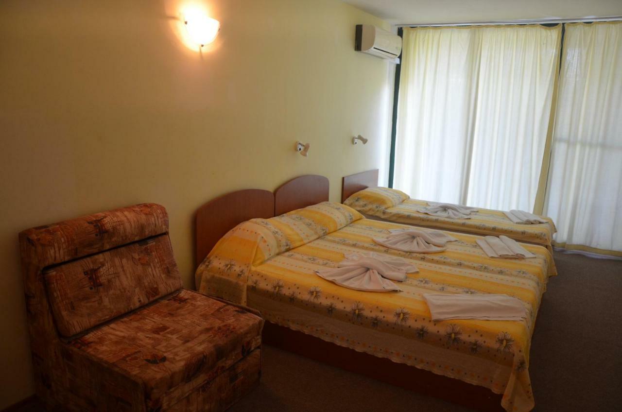 Cameră triplă cu balcon