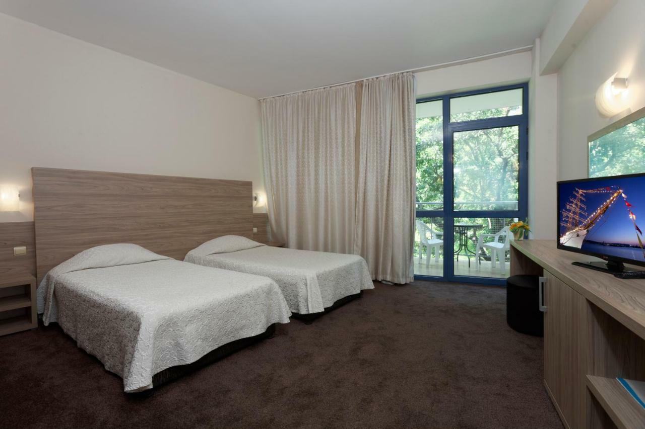 Double Room with Balcony and Park View (2 Adults + 1 Child up to 11.99 years old),897219769:JPEG