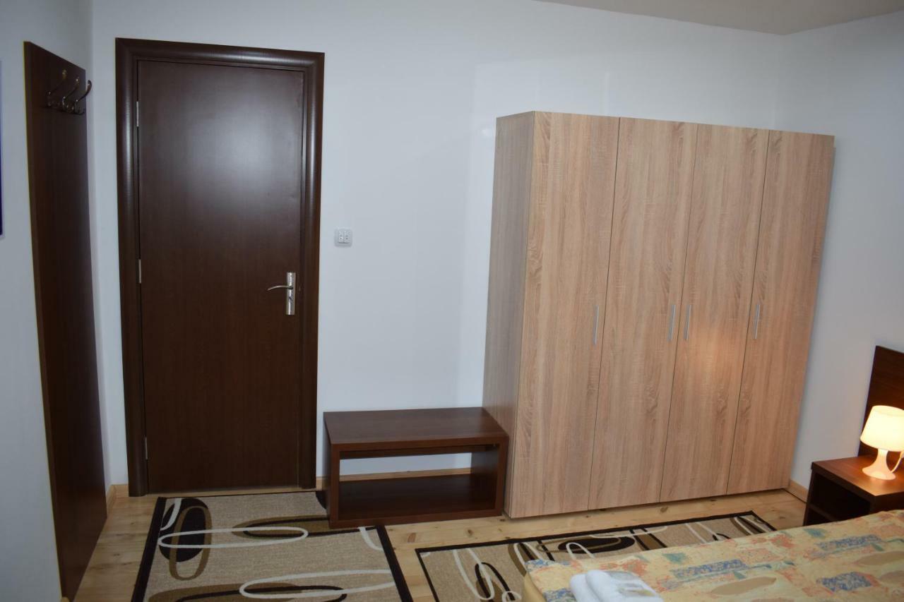 Apartment with Balcony,897524680:JPEG