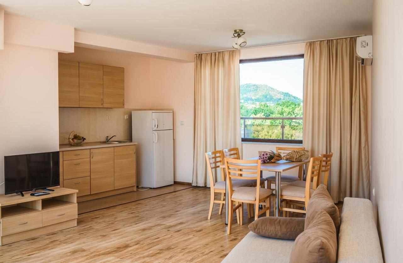 Apartament cu 1 dormitor și balcon - pensiune completă