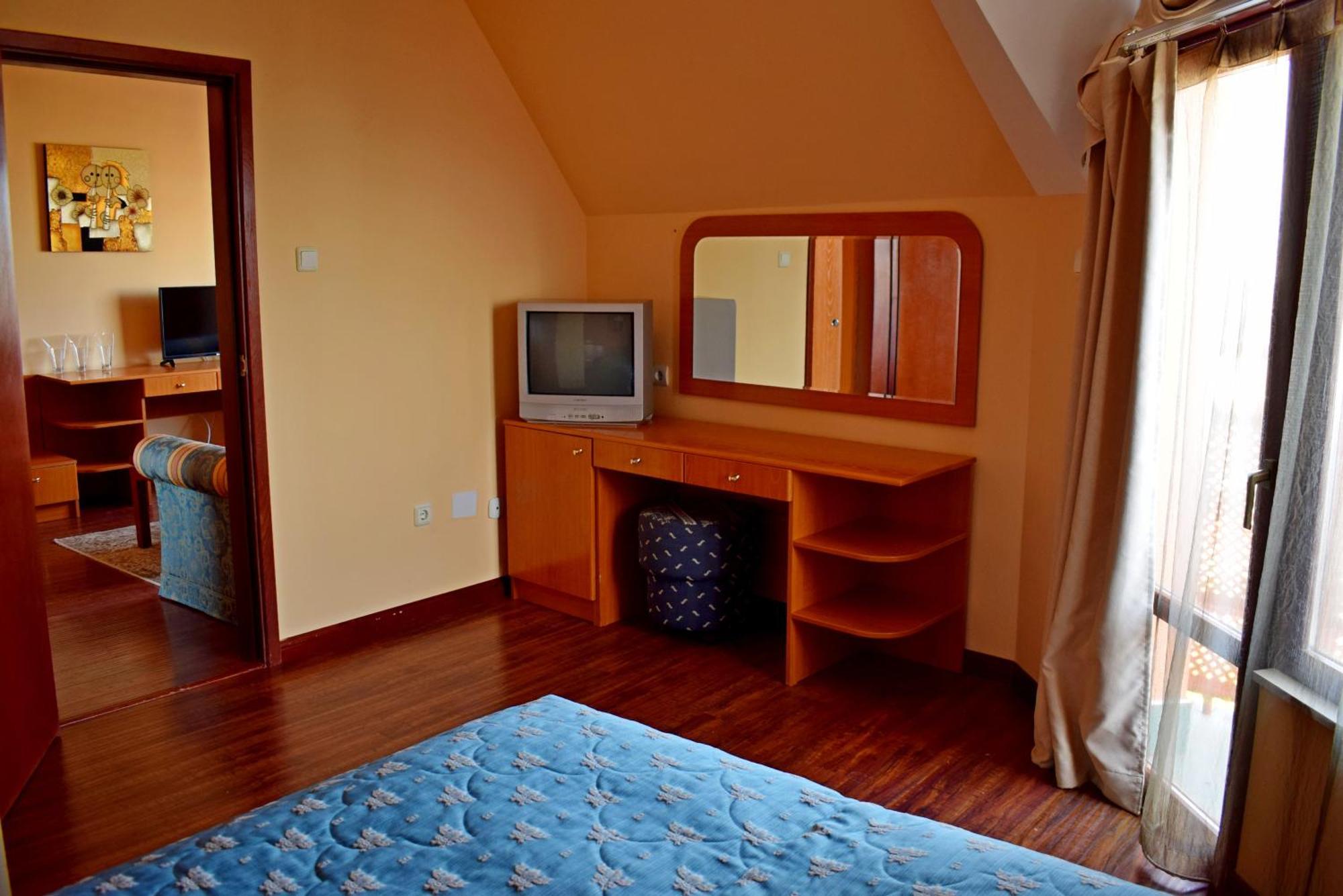 Apartment mit Meerblick (2 Erwachsene + 2 Kinder)