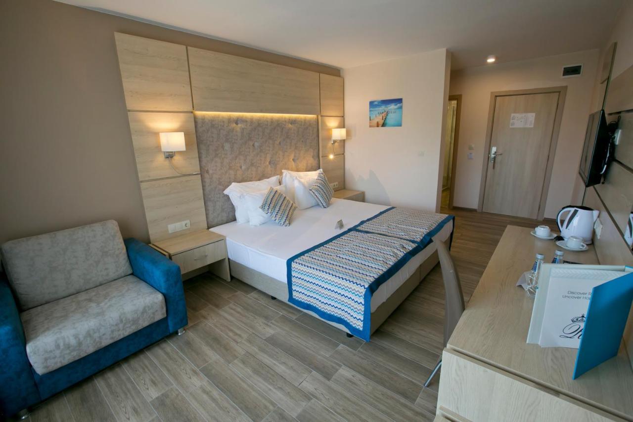 Double Room Balcony Side Sea View Building 2 Beach Access,670377948:JPEG