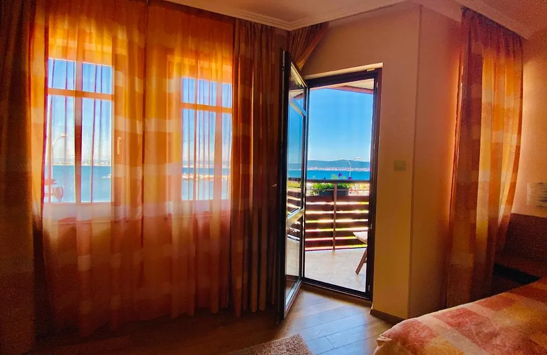 Family Hotel Saint Nikola-1