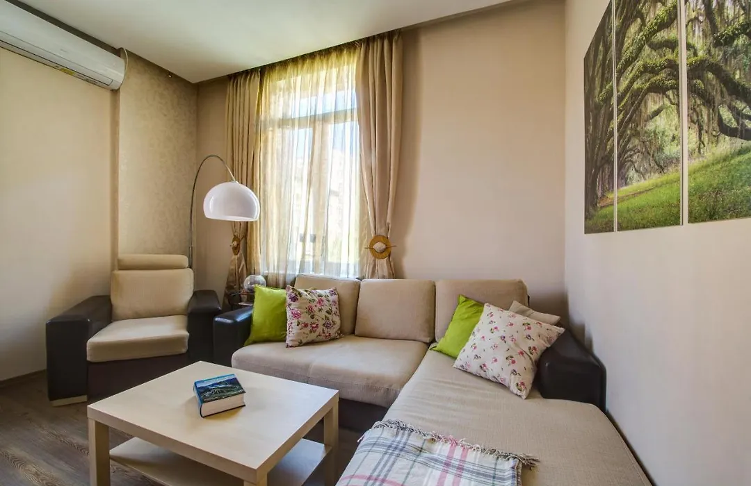 Apartment 65 - Airy Aprt At Top Center-1