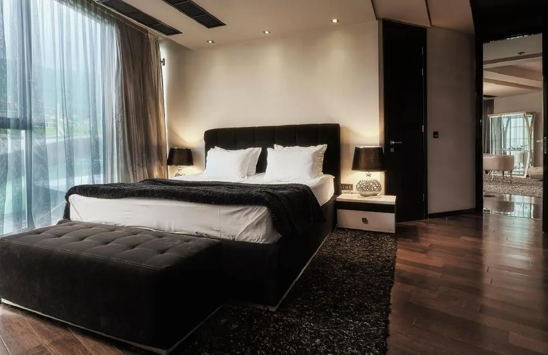Hotel Emirates-1