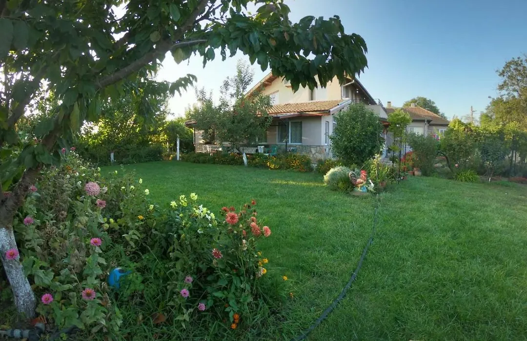Guest House Ezerets-1