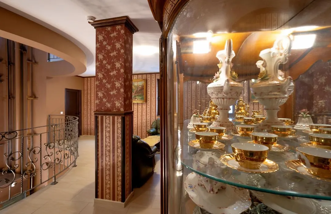 Real Hotel-1