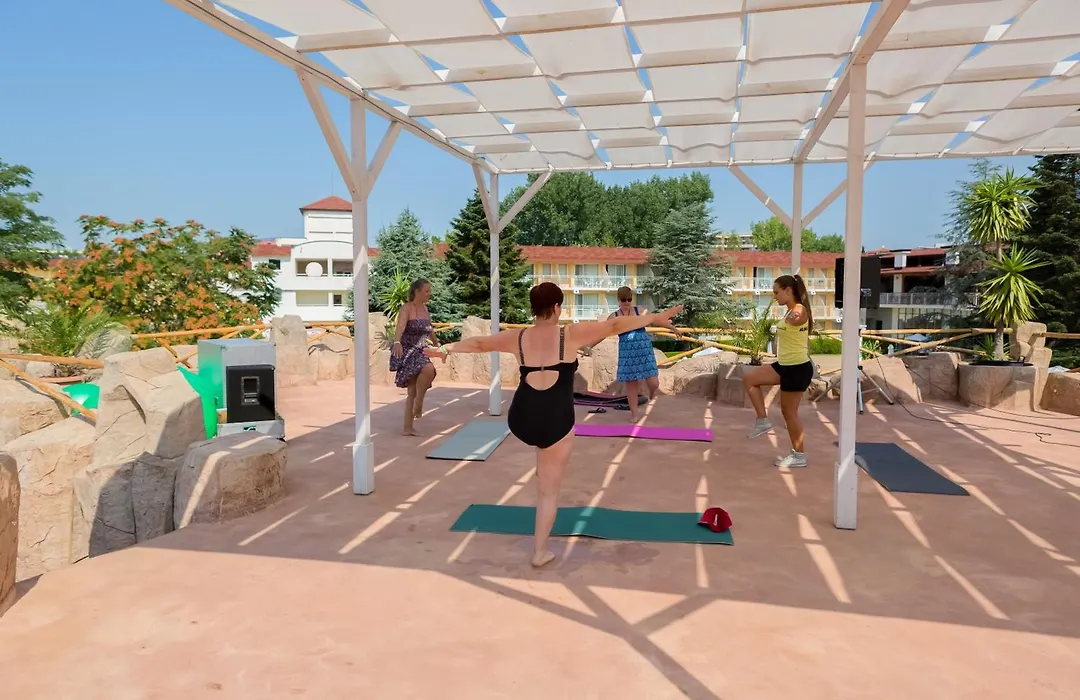 Dit Evrika Beach Club Hotel-1