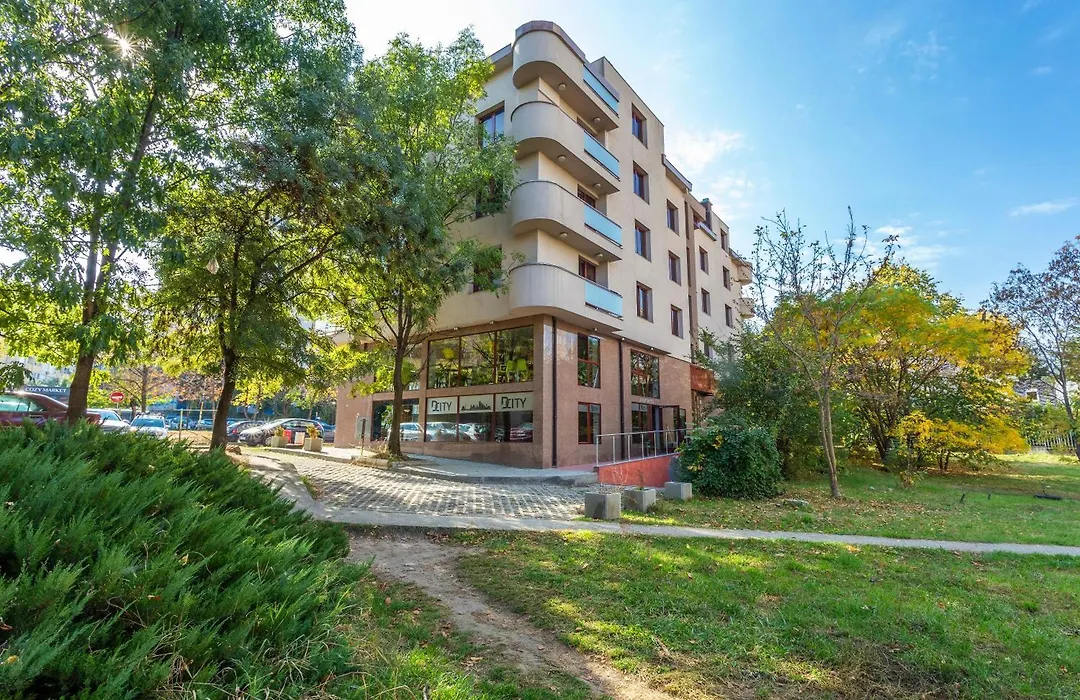 Cityhome Aparthotel-1