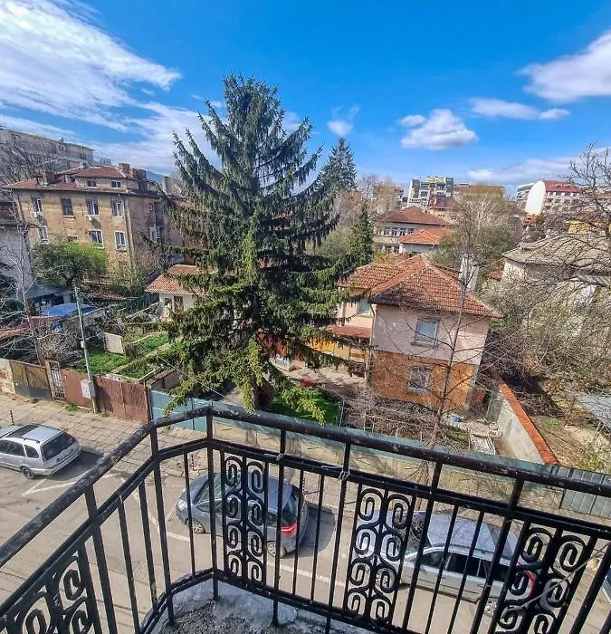 Cozy Apartment In Sofia Center-1